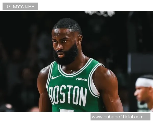 戈贝尔调侃杰伦布朗建议剃光头引发热议 戈贝尔调侃杰伦布朗建议剃光头引发热议