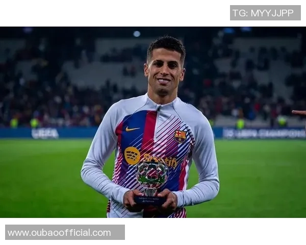 坎塞洛见面会因转会文件未完成延迟大批记者在外苦等无法入场